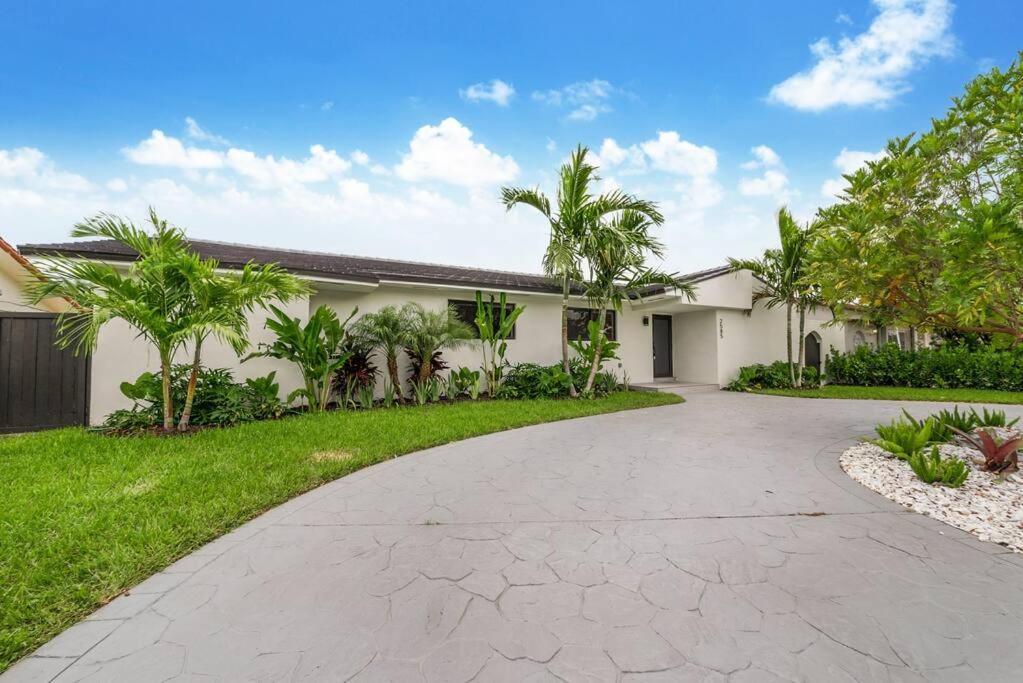 Exclusive Retreat 5br, Heated Pool, Games, Bbq And Fun L71 Holiday home Miami