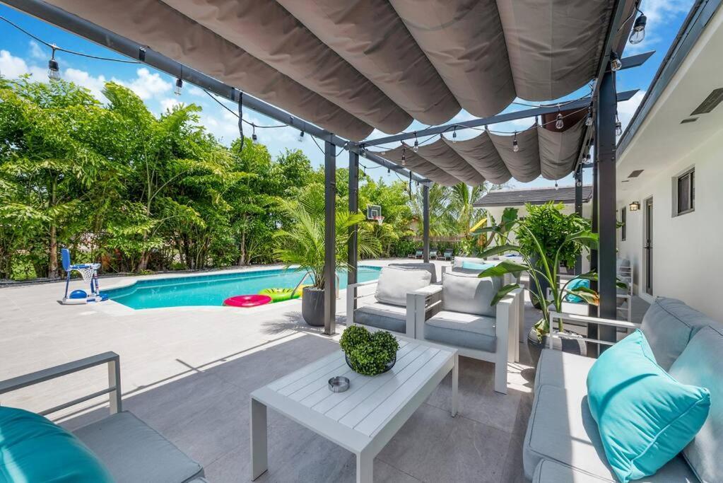 Exclusive Retreat 5br, Heated Pool, Games, Bbq And Fun L71 Holiday home Miami
