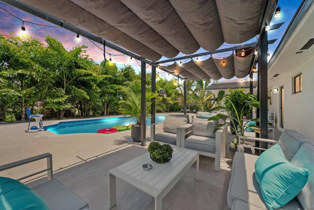 Exclusive Retreat 5br, Heated Pool, Games, Bbq And Fun L71 Holiday home *
