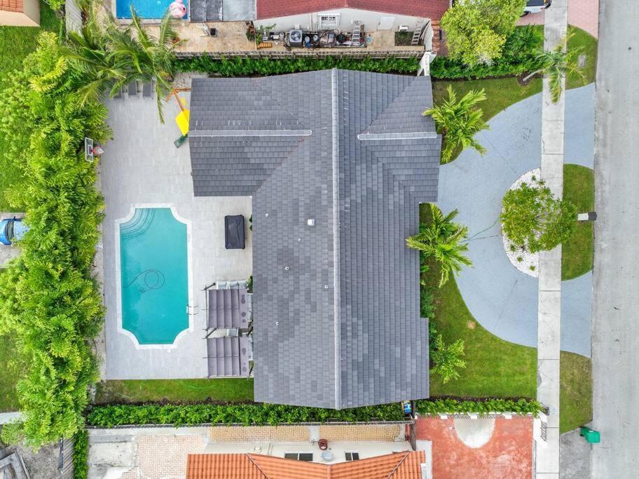 Exclusive Retreat 5br, Heated Pool, Games, Bbq And Fun L71